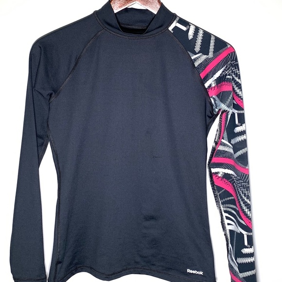 Reebok Other - Reebok Rash Guard w/ Graphic Sleeve Sz. - SM